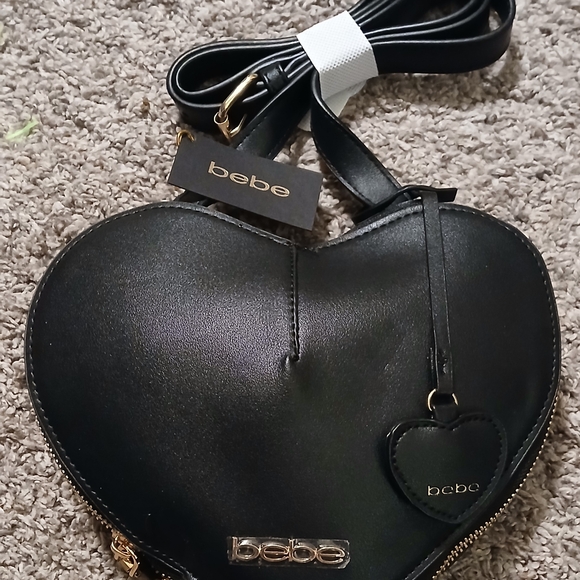 🖤✨ Bebe Black Heart Crossbody Bag | Gold Hardware | NWT ✨🖤 - Picture 8 of 8